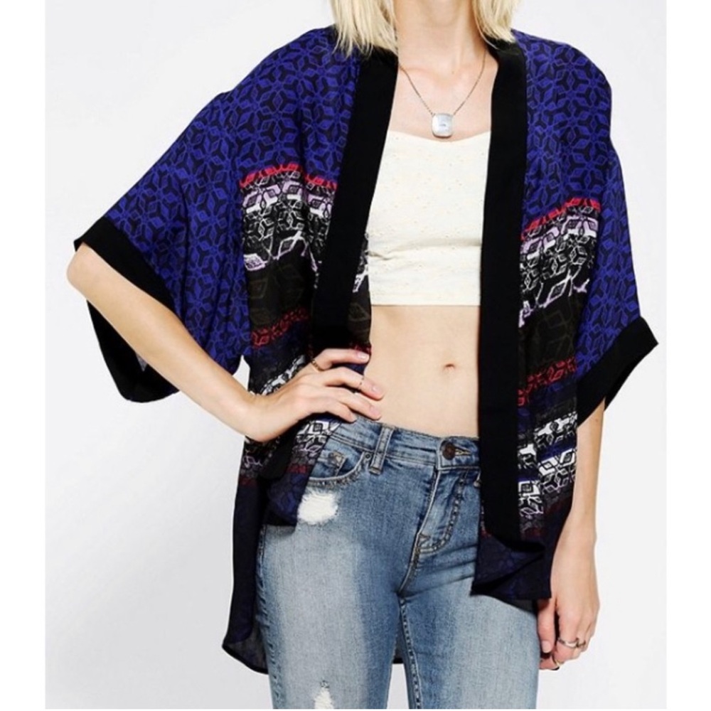 Silence + Noise Urban Outfitters Kimono High Low Size M